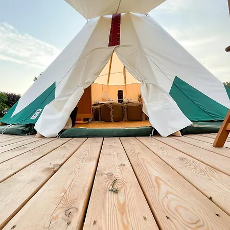 Tipi Shoshoni Apartment