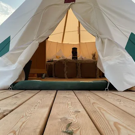 Tipi Shoshoni Apartment Belau